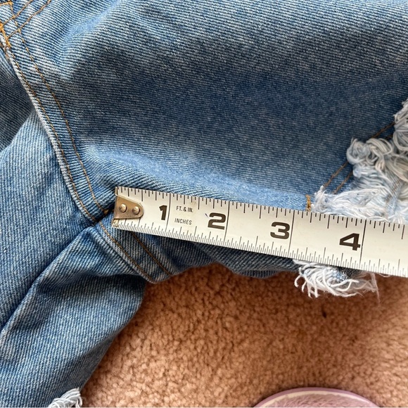 Vintage Denim Shorts with Frayed Hem - Picture 7 of 8